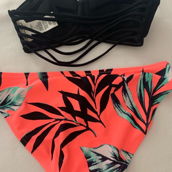 Bikini black top orange bottom - Picture 2 of 6